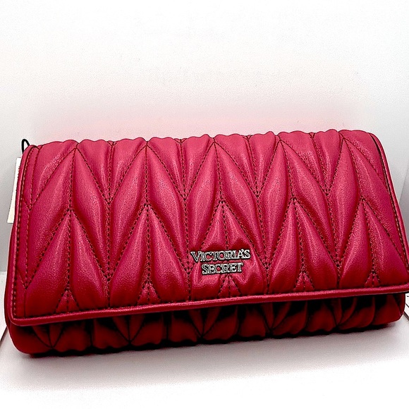 VICTORIAS SECRET RARE Quilted pleated Clutch NWT - Picture 3 of 9